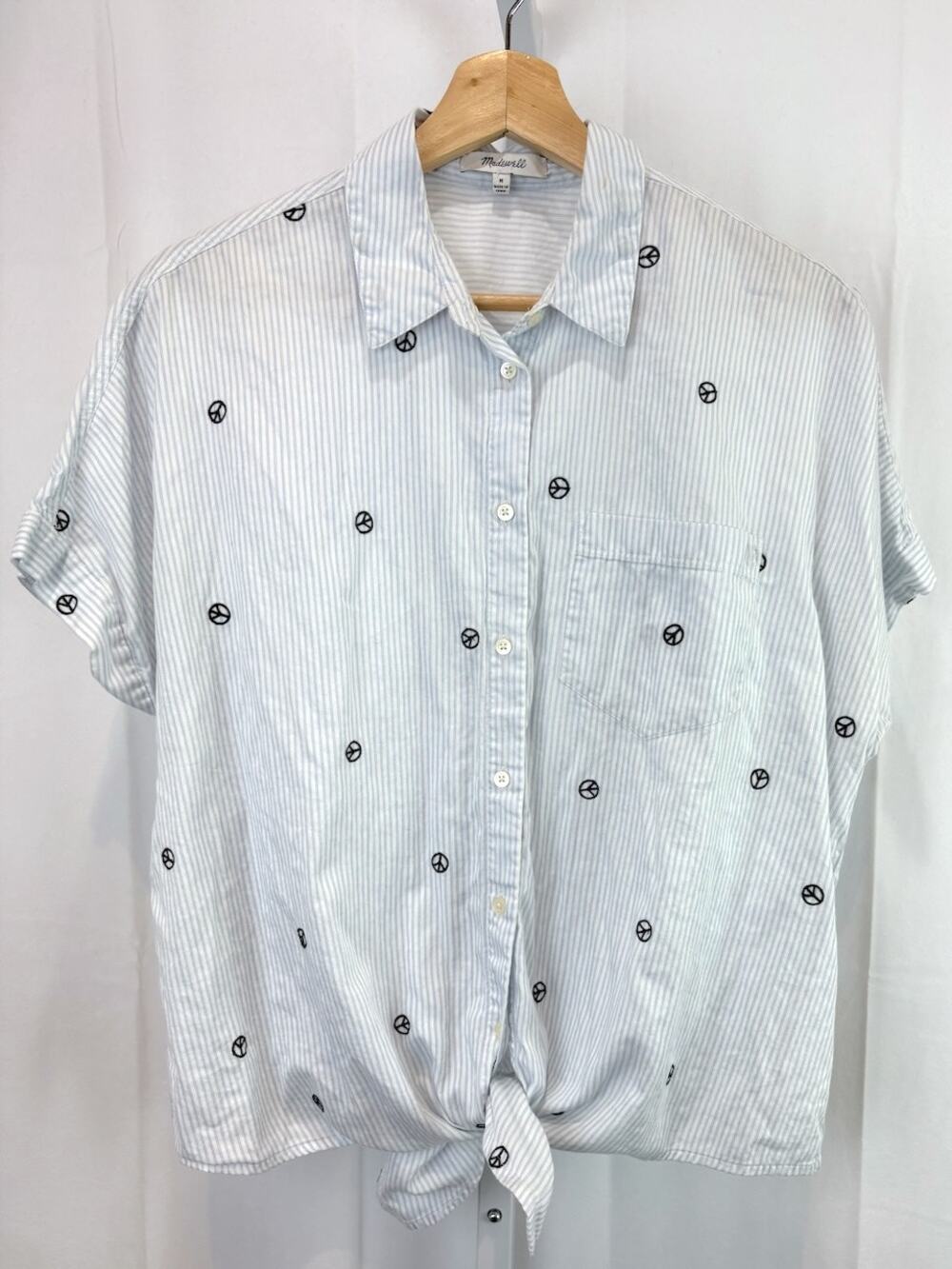 MADEWELL M Embroidered Peace Sign Short Sleeve Tie Front Shirt Size H8747 Blue